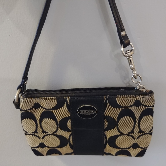 Coach Signature Design Coin Wristlet Purse. Small Zip Bag Classic Pattern. - Picture 5 of 8
